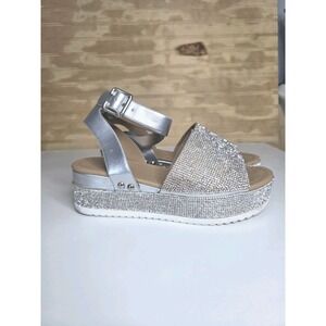 Soda Shoes Womens Size 7.5 Silver Platform Rhinestone Sandals Buckle Strappy